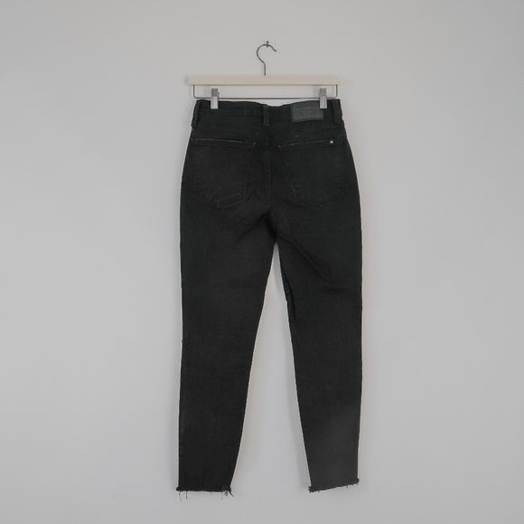 High-Rise Skinny Jean Black - Picture 2 of 2
